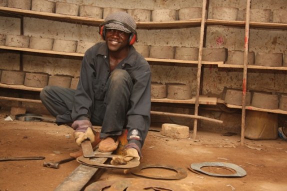 Klimaschutzprojekt "effiziente Kochherde" in Uganda. Klimaschutzprojekte Uganda
